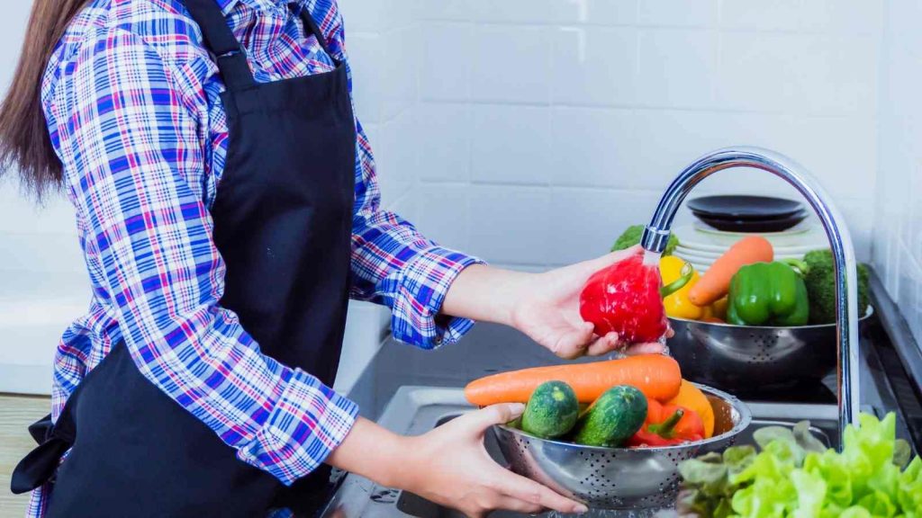 How to Wash Fruits and Vegetables?