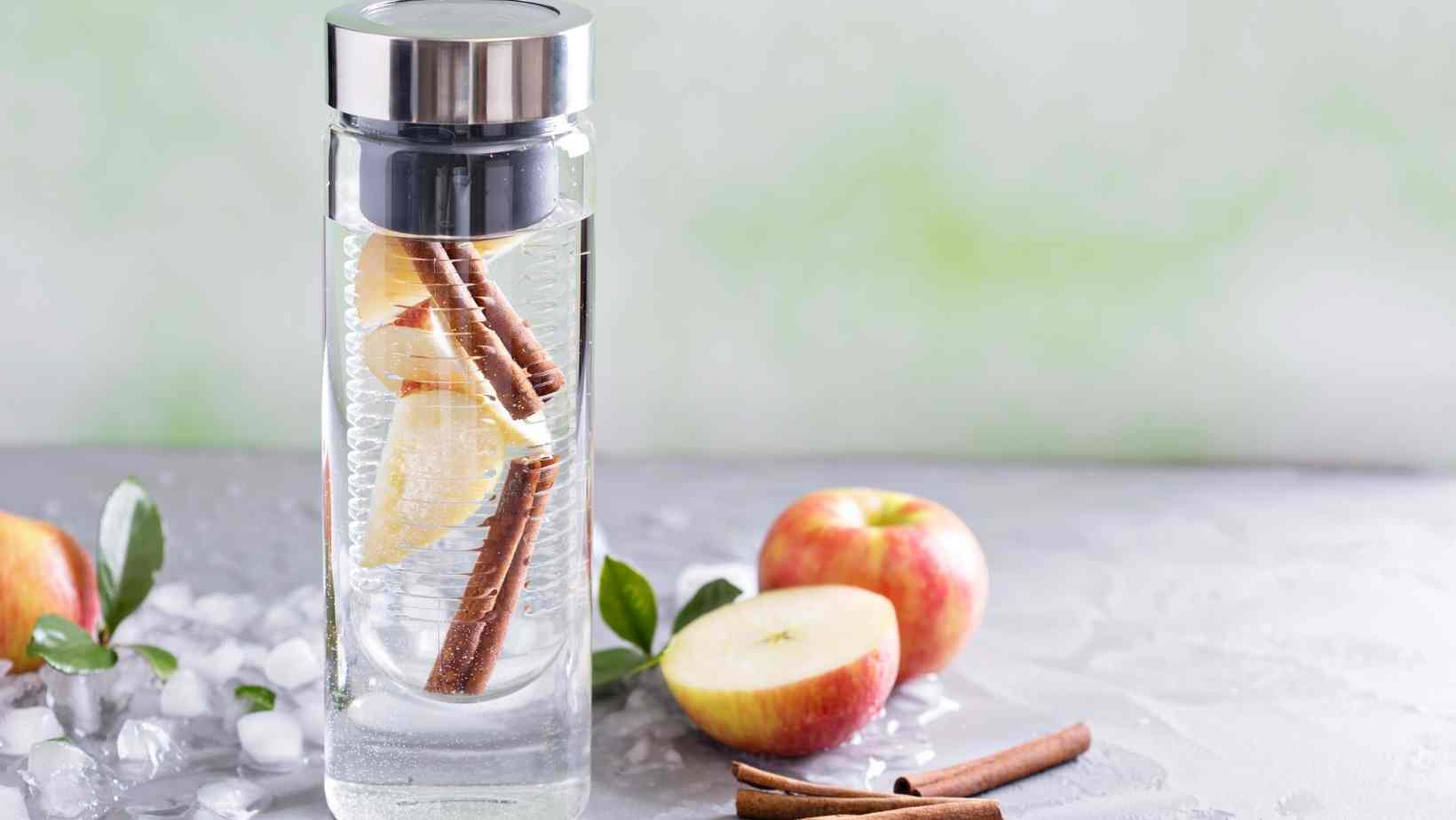 Cinnamon-infused water
