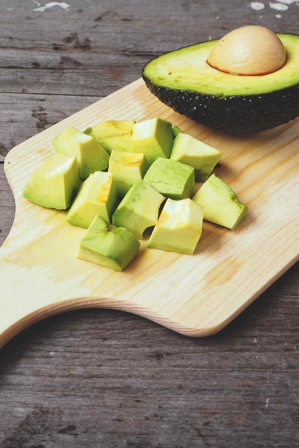 What foods complement avocado